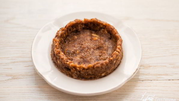 пирожное с ореховым кремом и бананами без выпечки