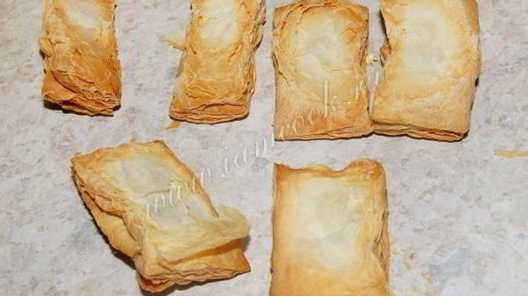 пирожные из слоеного теста со взбитыми сливками