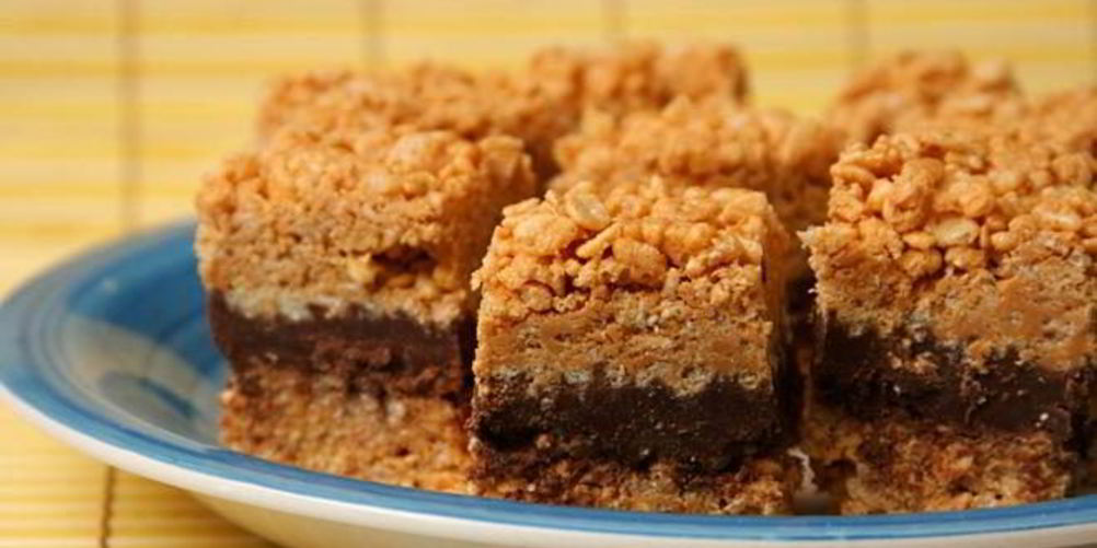 Рецепт пирожных с шоколадом, рисовыми хлопьями и арахисовым маслом