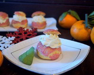 Пирожные Шу с вишневым сюрпризом