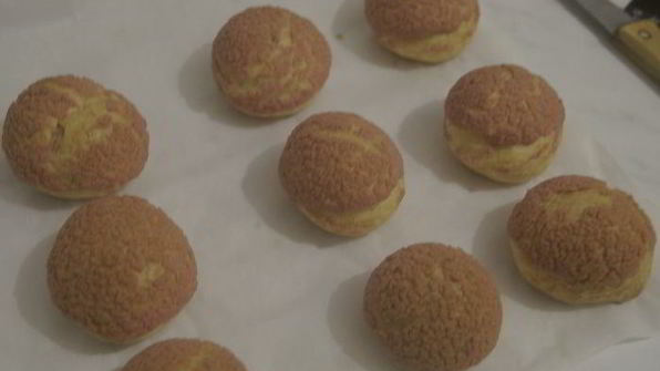 пирожные шу с вишневым сюрпризом