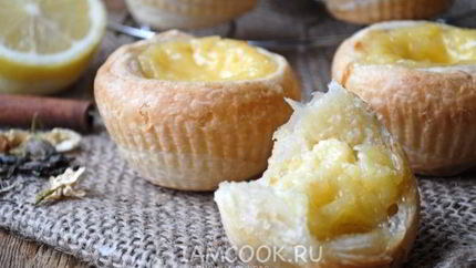 Португальское пирожное Паштейш с заварным кремом