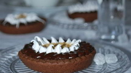 Шоколадно-мятные пирожные с арахисовой пастой