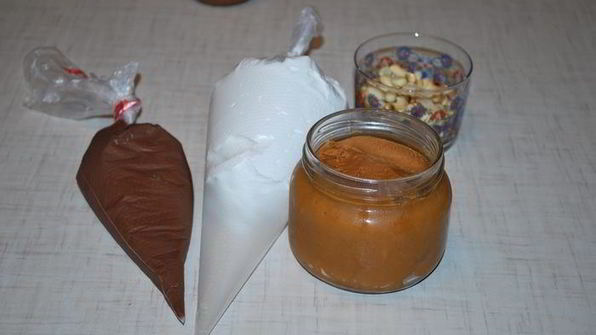 шоколадно-мятные пирожные с арахисовой пастой