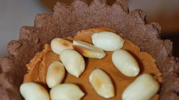 шоколадно-мятные пирожные с арахисовой пастой