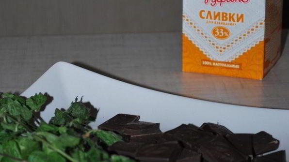 шоколадно-мятные пирожные с арахисовой пастой