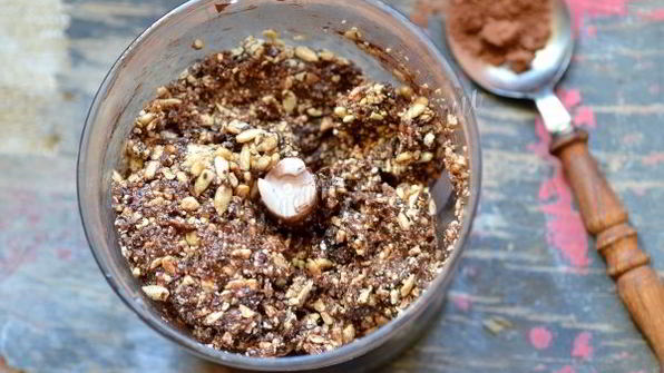 шоколадный брауни с кунжутом и семечками