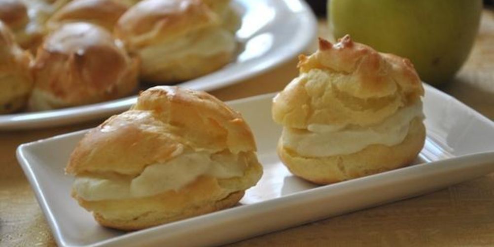 Рецепт швейцарских заварных пирожных с яблочным кремом