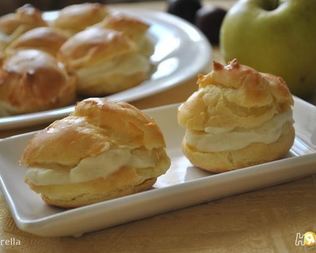 Швейцарские заварные пирожные с яблочным кремом