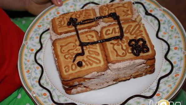 творожное пирожное на печенье