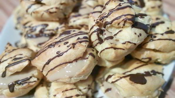 заварное пирожное с легким пудинговым кремом капучино