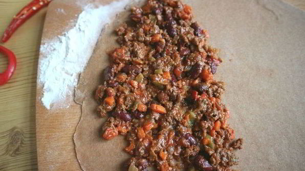 пицца кальцоне по-мексикански