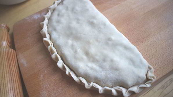 пицца кальцоне по-мексикански