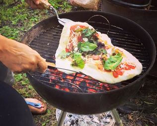 Пицца на гриле