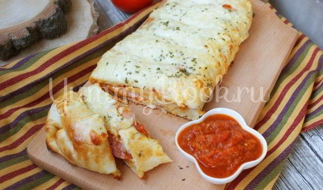 Пицца-рулет Стромболи