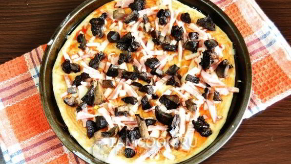 пицца с беконом