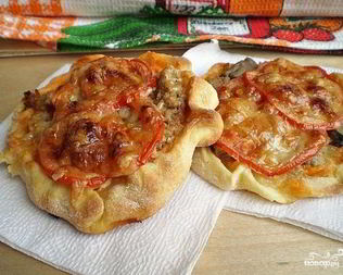 Пицца с фаршем и грибами