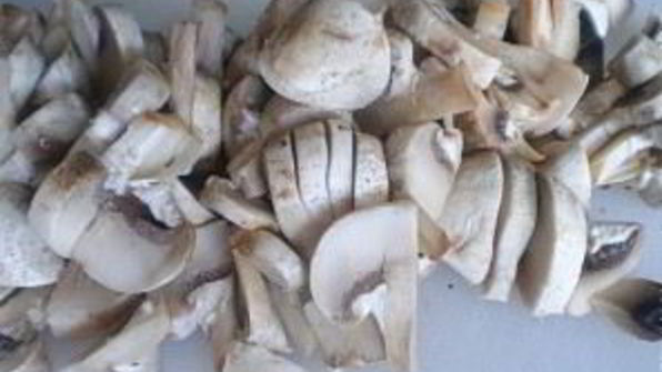 пицца с фаршем и грибами