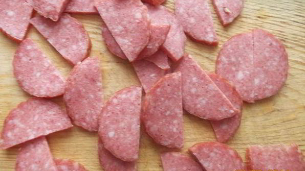 пицца с салями и грибами