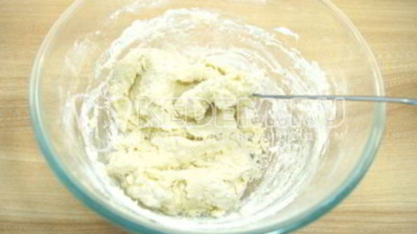 тонкая пицца с моцареллой