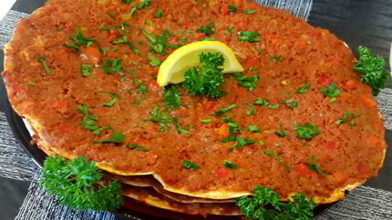 Турецкая пицца Лахмаджун