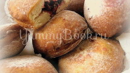 Пончики с вишней