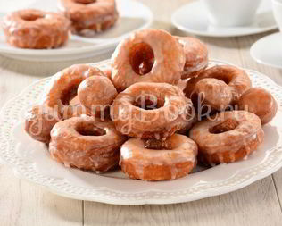 Пончики сахарные с глазурью