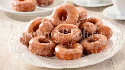 Пончики сахарные с глазурью