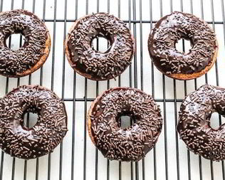 Пышные банановые пончики