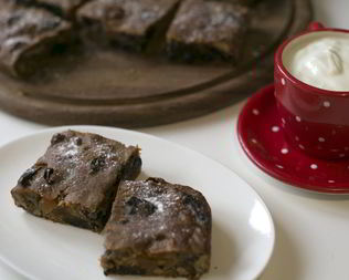 Постная выпечка с сухофруктами