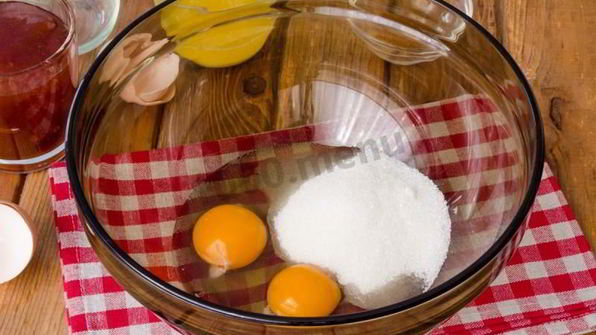 коврижка на кефире с вареньем