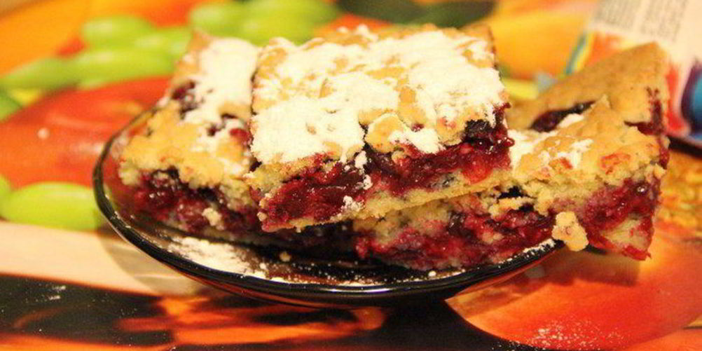 Рецепт коврижки с брусникой