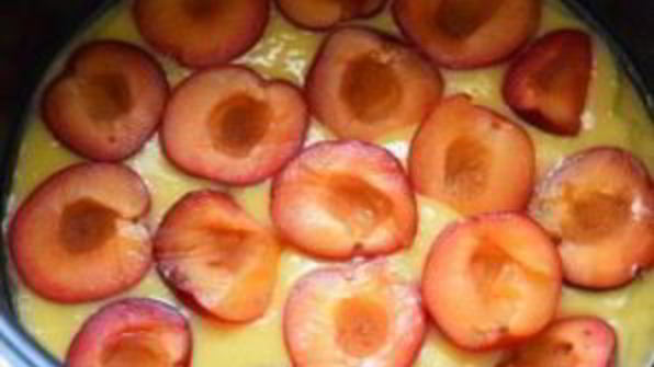 коврижка со сливами