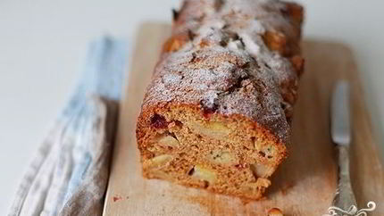 Медовая коврижка с яблоками