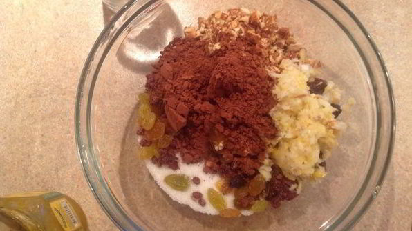 постная коврижка с миндалем, изюмом и черносливом