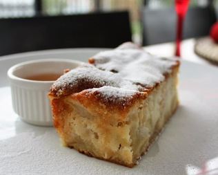 Домашняя шарлотка с антоновкой