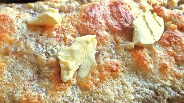 хлебная шарлотка яблочно-ягодная