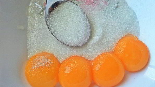 хлебная шарлотка яблочно-ягодная