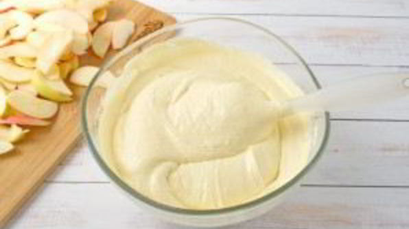 пирог с яблоками шарлотка