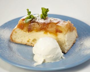 Шарлотка карамельная