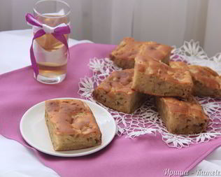 Шарлотка на кефире