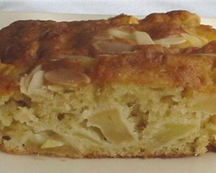 Шарлотка с грушами и яблоками