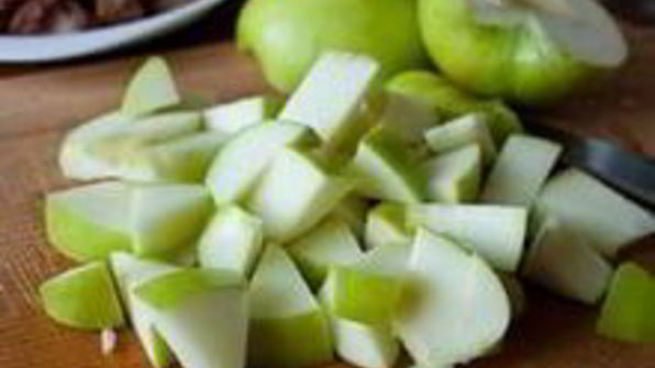 шарлотка с грушами и яблоками