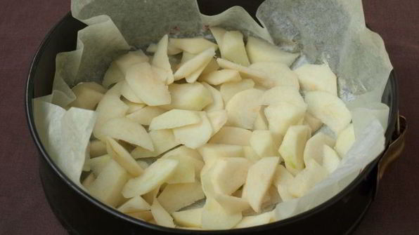 шарлотка с грушами