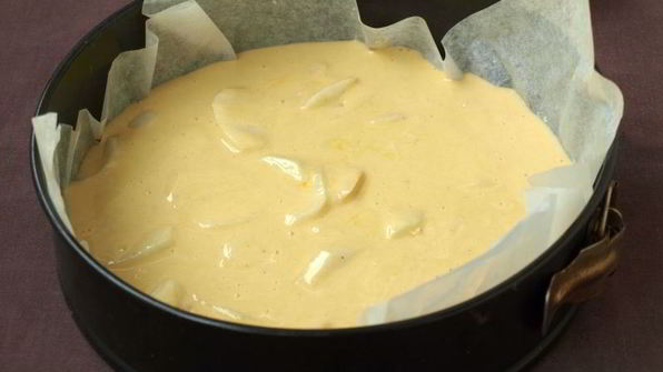 шарлотка с грушами