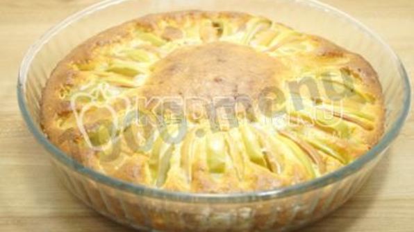 шарлотка с творогом и яблоками