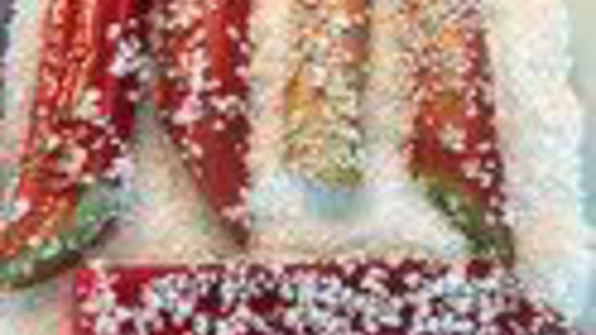 шарлотка с запеченным ревенем, баварским фисташковым кремом и клубникой