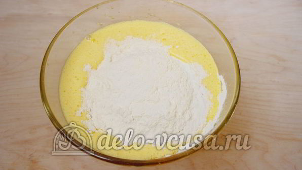 шарлотка со взбитыми сливками