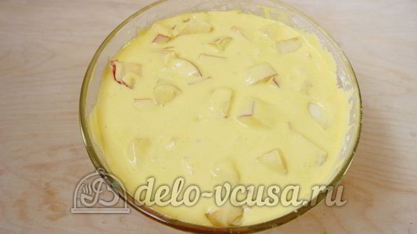 шарлотка со взбитыми сливками