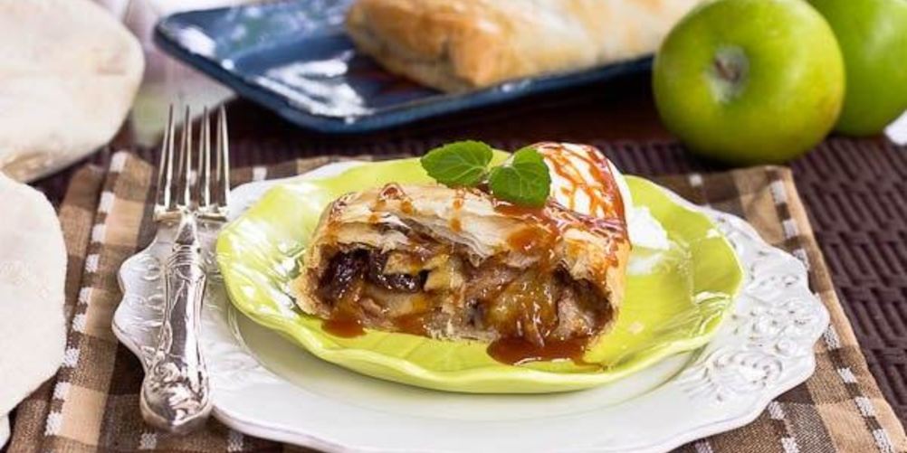 Рецепт карамельного яблочного штруделя